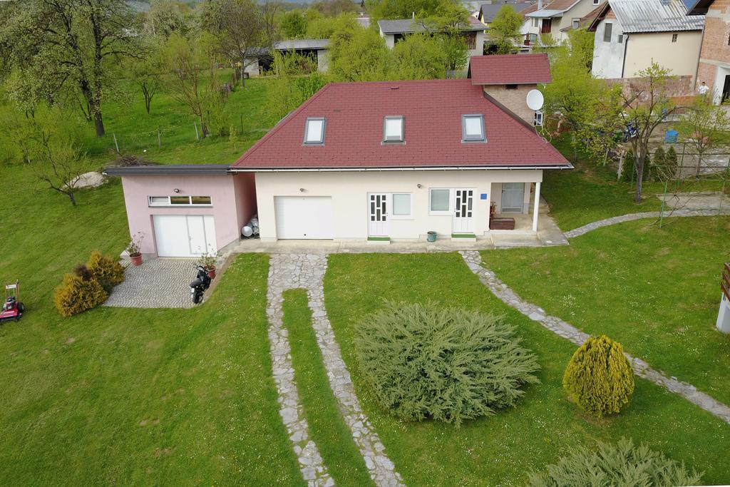 Apartment Oreskovic Otočac Exterior foto